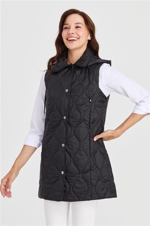 Женский стеганый жилет с капюшоном