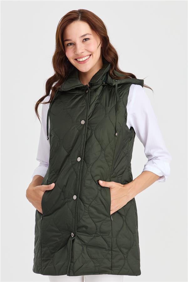 Женский стеганый жилет с капюшоном