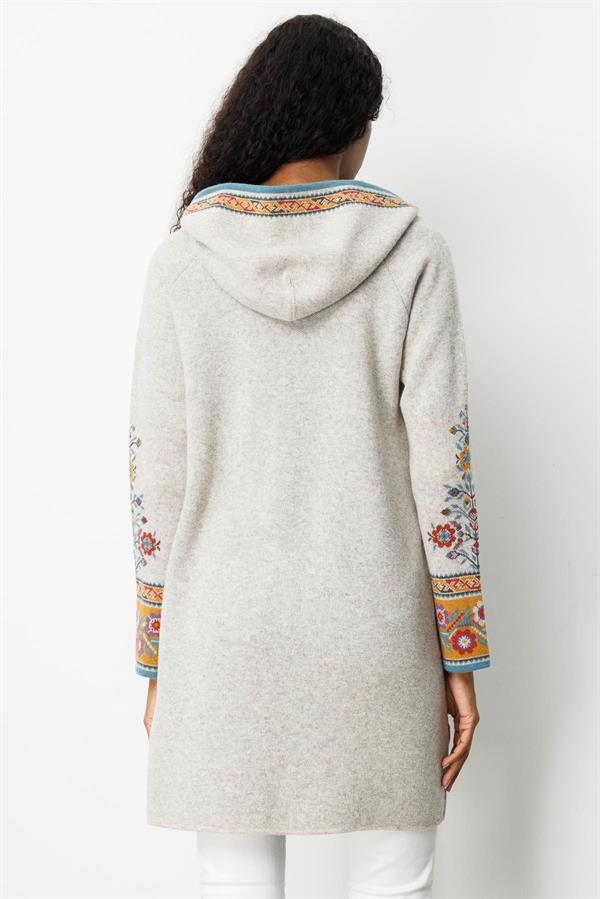 Kadın Kapüşonlu Kilim Jakarlı Püsküllü Yün Kaban V.Bej