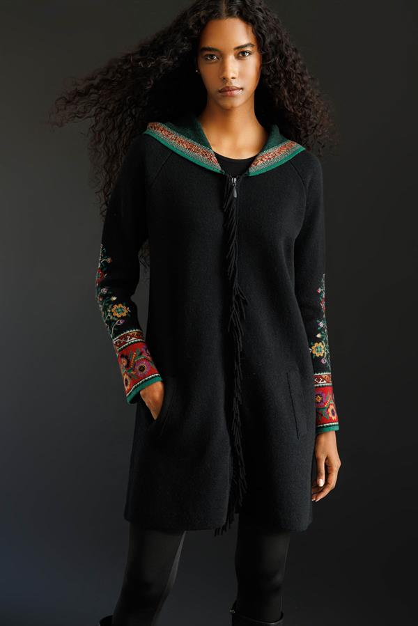 Kadın Kapüşonlu Kilim Jakarlı Püsküllü Yün Kaban Siyah