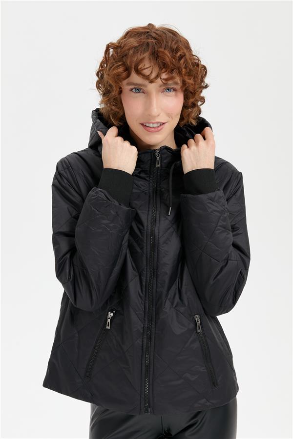 Kadın Kapüşonlu Kol Ucu Triko Kısa Kapitone Ceket Siyah