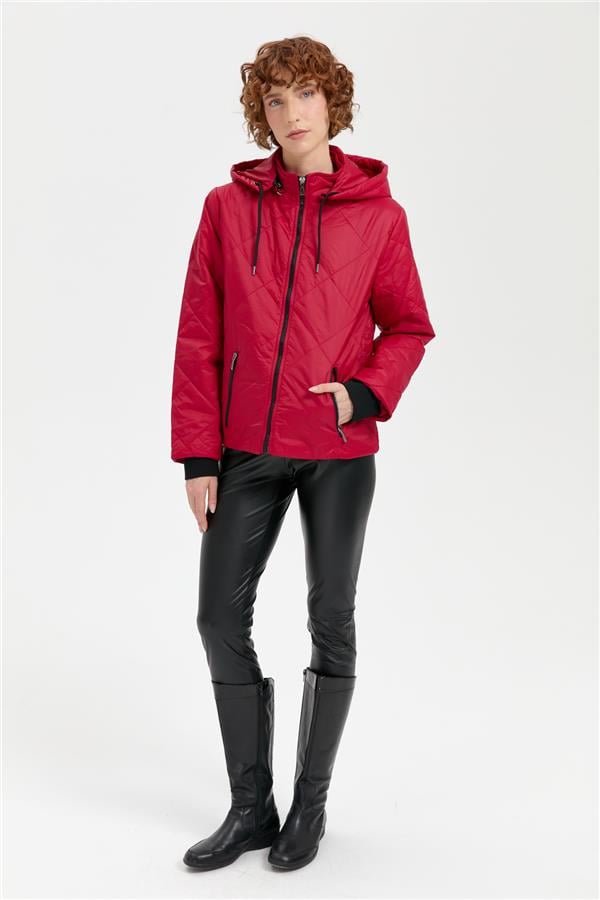 Kadın Kapüşonlu Kol Ucu Triko Kısa Kapitone Ceket Kırmızı