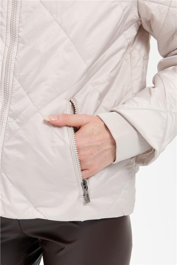 Kadın Kapüşonlu Kol Ucu Triko Kısa Kapitone Ceket Bej