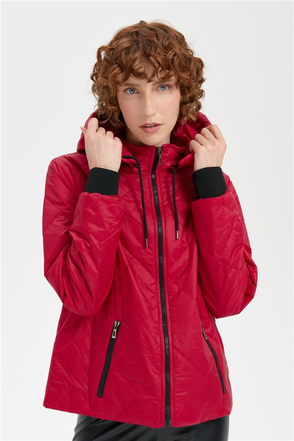 Kadın Kapüşonlu Kol Ucu Triko Kısa Kapitone Ceket Kırmızı