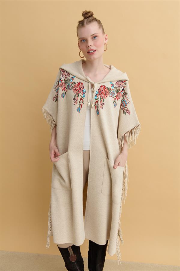 Kadın Kapüşonlu Nakış İşlemeli Yanı Püsküllü Panço T.Melanj