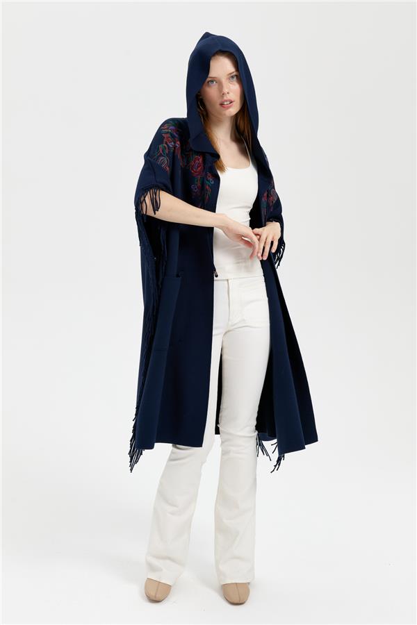 Kadın Kapüşonlu Nakış İşlemeli Yanı Püsküllü Panço Lacivert