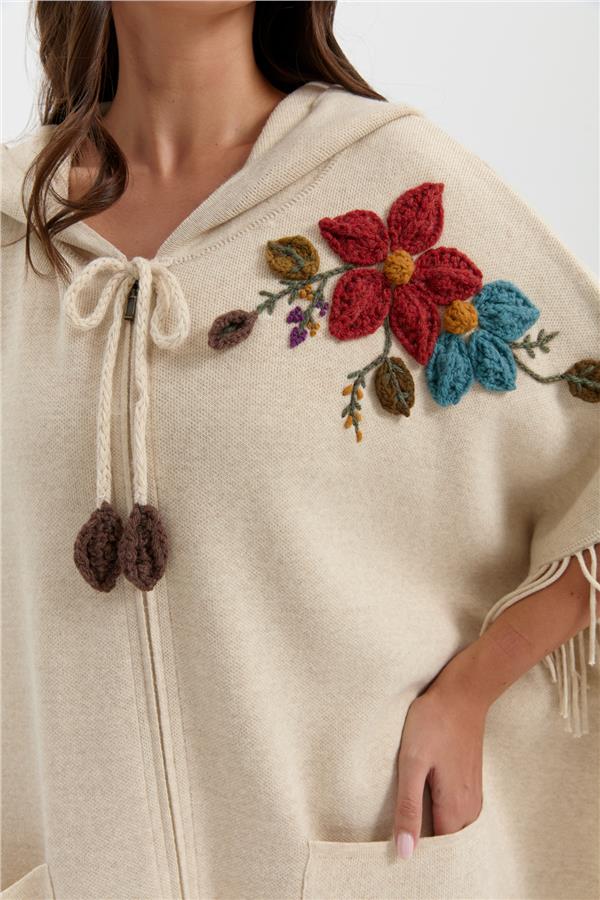 Kadın Kapüşonlu Omzu Çiçek İşlemeli Yün Panço T.Melanj