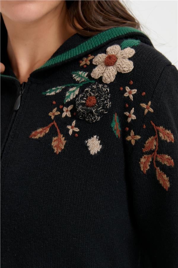 Kadın Kapüşonlu Omzu İşlemeli Araboy Yün Hırka Siyah