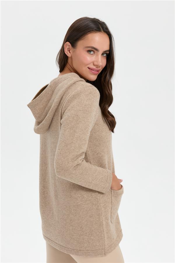 Kadın Kapüşonlu Omzu İşlemeli Araboy Yün Hırka K.Bej