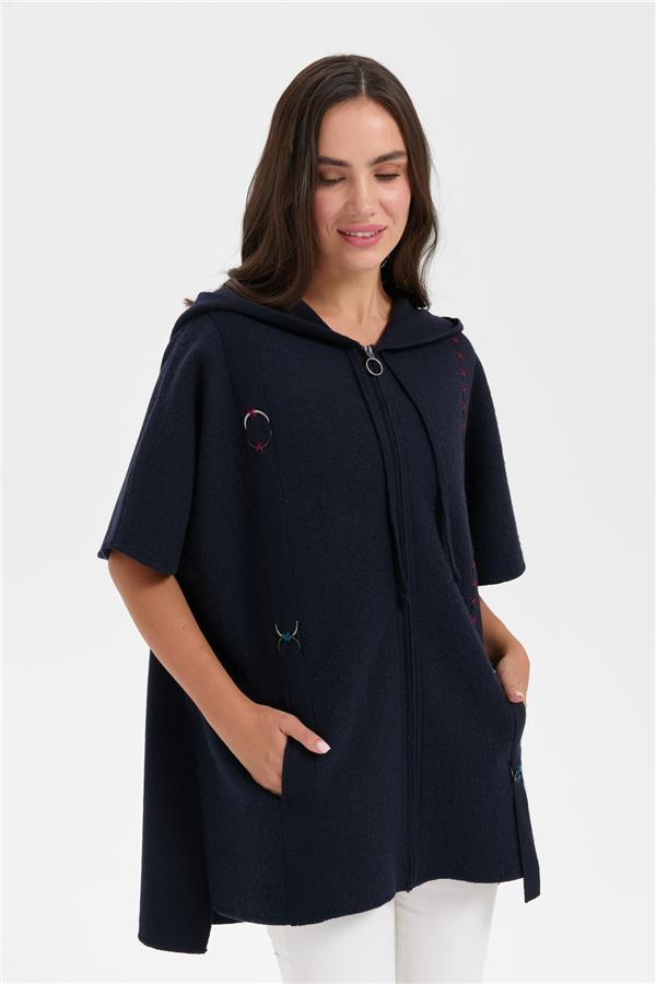 Kadın Kapüşonlu Önü Keçe İşlemeli Fermuarlı Yün Panço K.Lacivert