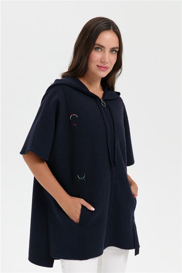 Kadın Kapüşonlu Önü Keçe İşlemeli Fermuarlı Yün Panço K.Lacivert
