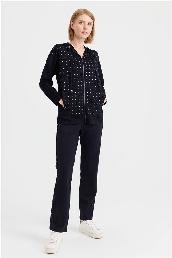 Женский свитшот с капюшоном и маленькими квадратными камнями спереди