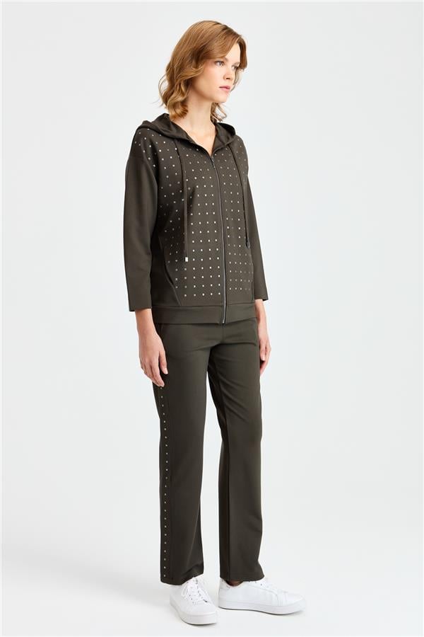 Женский свитшот с капюшоном и маленькими квадратными камнями спереди