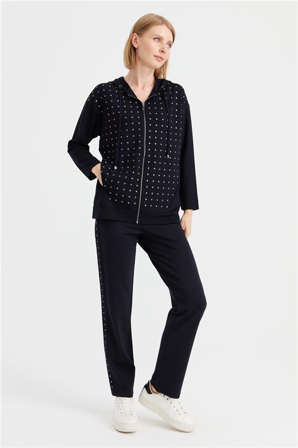 Женский свитшот с капюшоном и маленькими квадратными камнями спереди