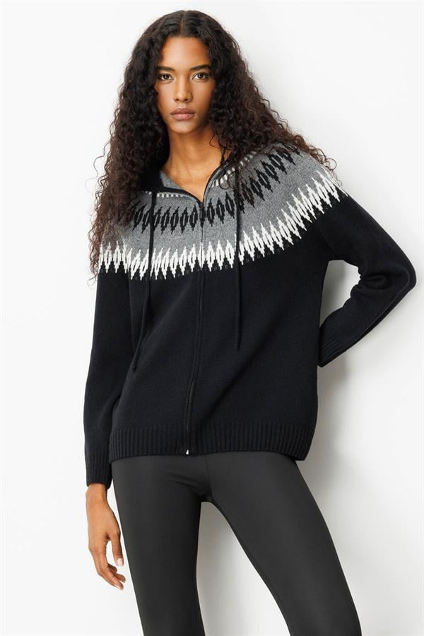 Kadın Kapüşonlu Robası Baklavalı Hırka Siyah