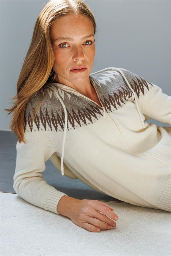 Kadın Kapüşonlu Robası Baklavalı Hırka Kemik