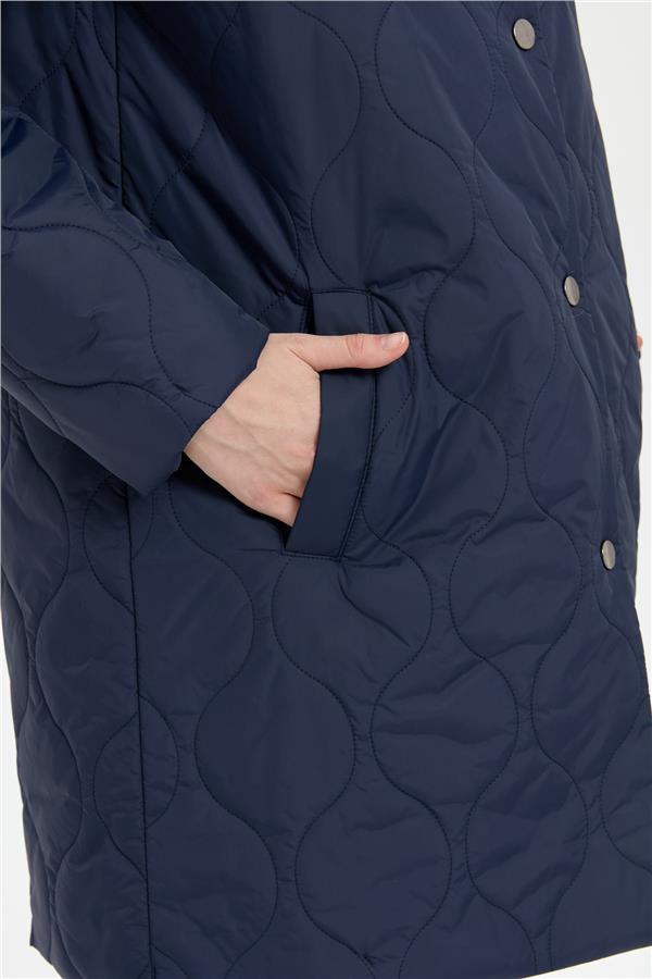 Kadın Kapüşonlu Soğan Desenli Araboy Kapitone Kaban Lacivert