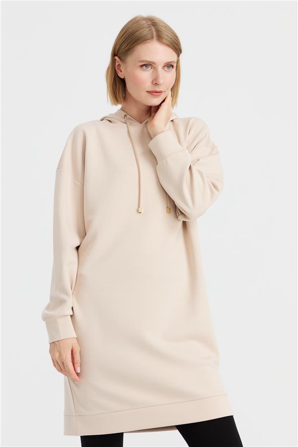 Женское спортивное платье с капюшоном