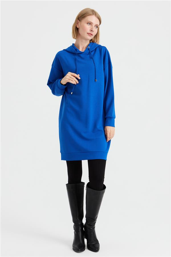Женское спортивное платье с капюшоном