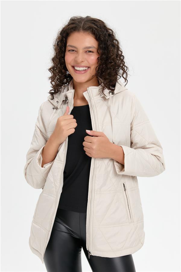 Kadın Kapüşonlu Üçgen Desenli Kısa Kapitone Kabana Taş