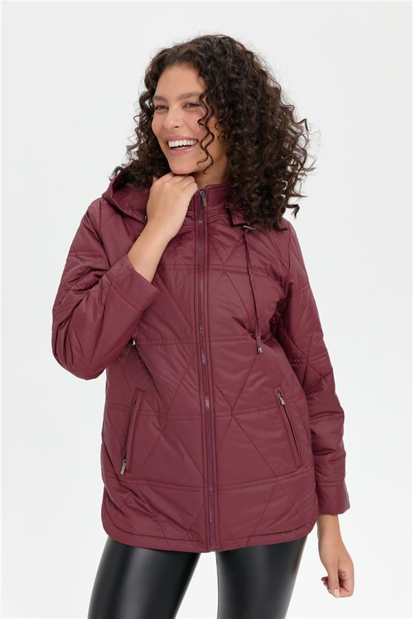 Kadın Kapüşonlu Üçgen Desenli Kısa Kapitone Kabana Bordo