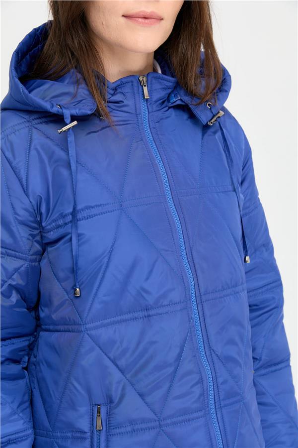 Kadın Kapüşonlu Üçgen Desenli Kısa Kapitone Kabana Saks