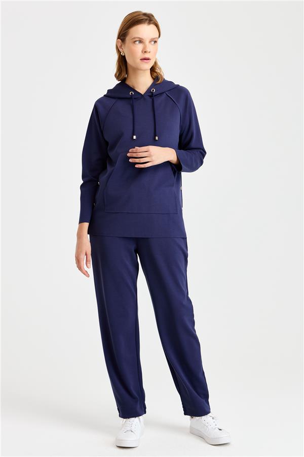 Женский свитшот с капюшоном и боковыми карманами на кнопках