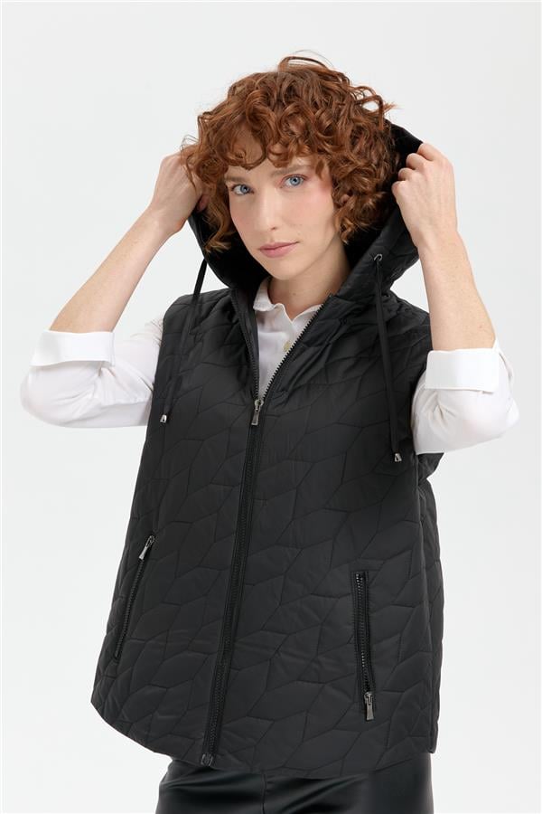 Kadın Kapüşonlu Yaprak Desenli Kısa Kapitone Yelek Siyah