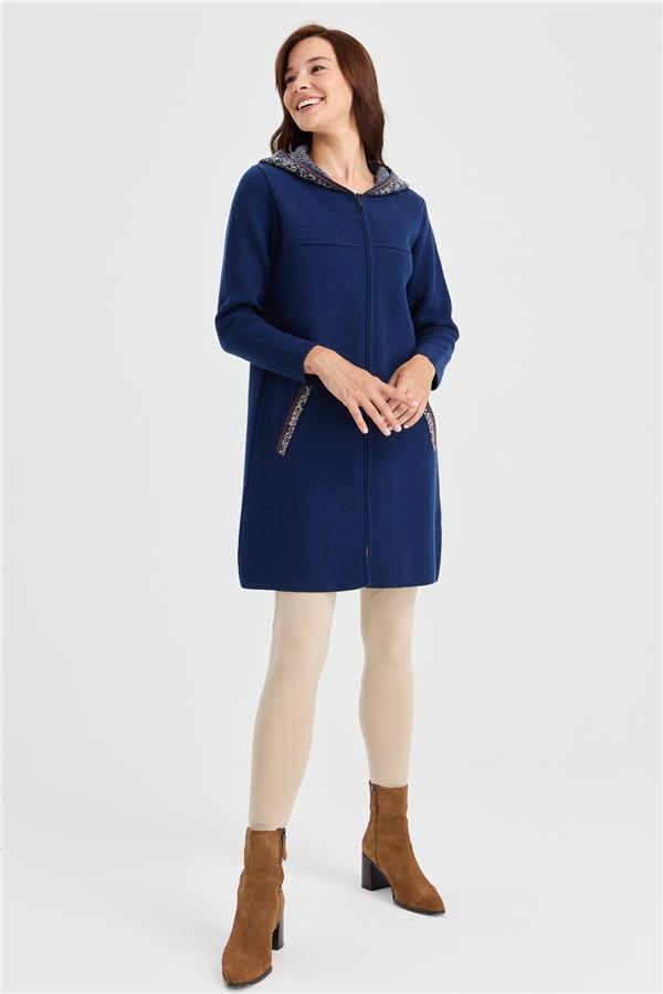 Женское шерстяное пальто с капюшоном