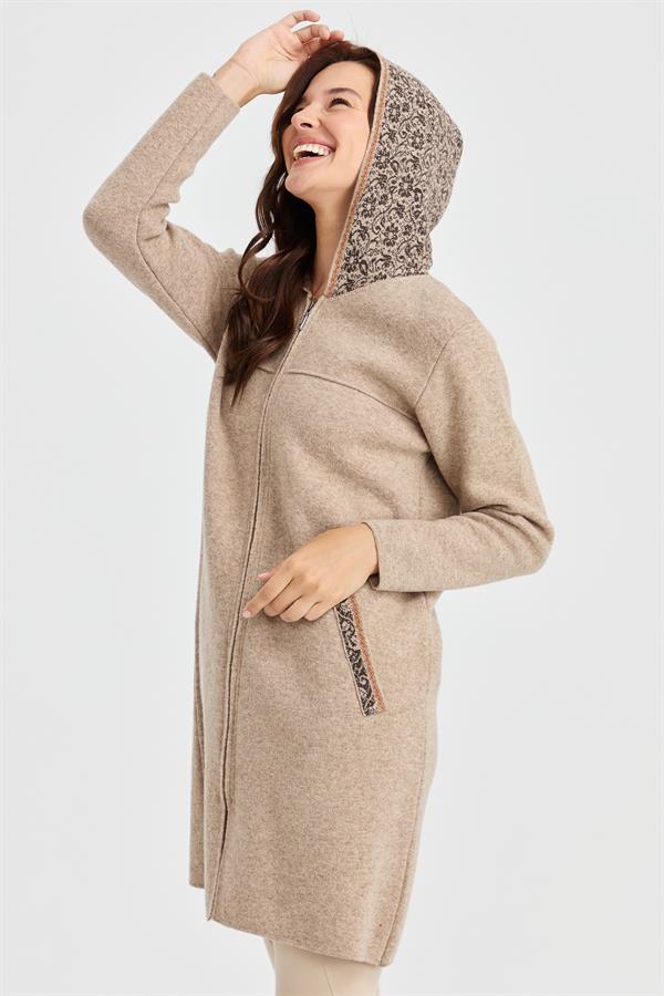 Женское шерстяное пальто с капюшоном