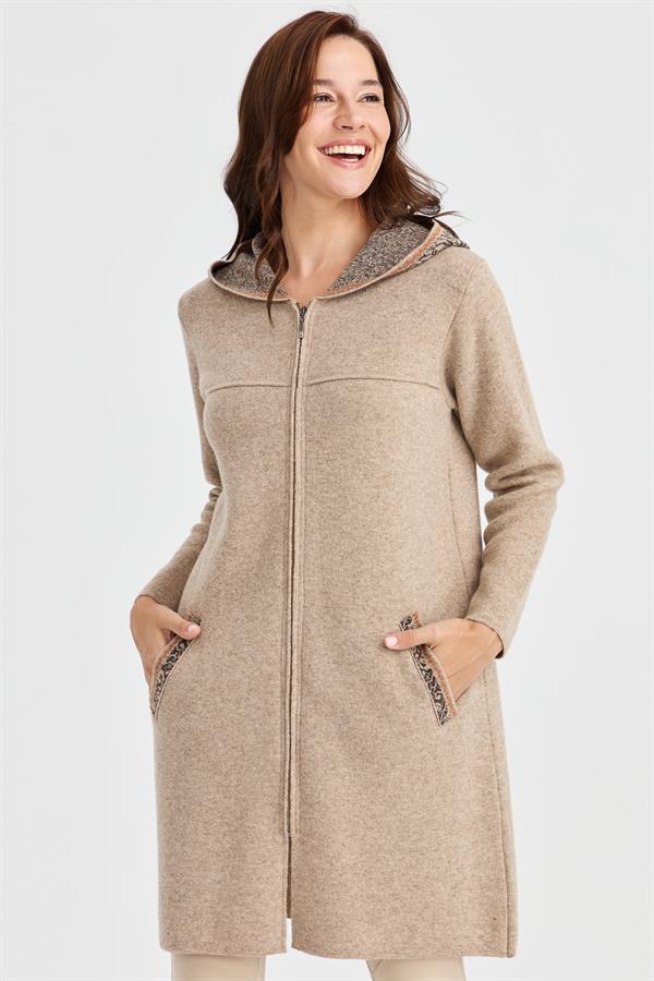 Женское шерстяное пальто с капюшоном