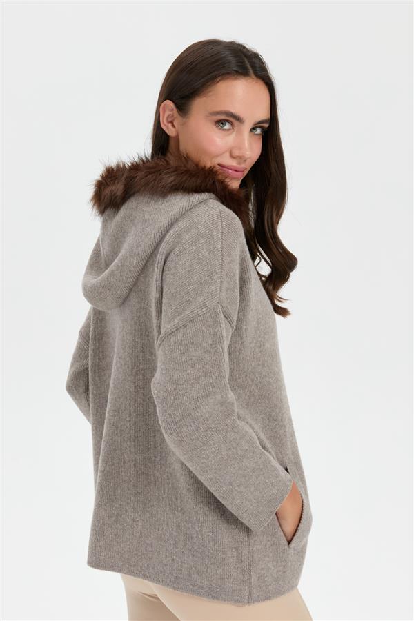 Kadın Kapüşonu Kürklü Fermuarlı Yün Panço Vizon