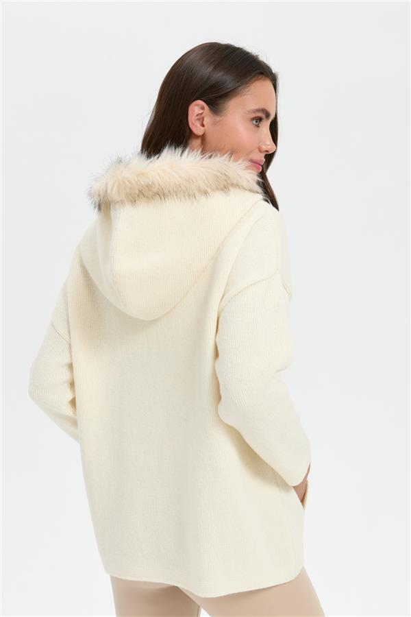 Kadın Kapüşonu Kürklü Fermuarlı Yün Panço Kemik