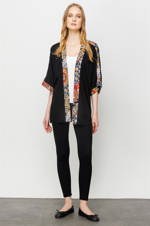 Женский хлопковый жакет с рукавом летучая мышь и пестрым рисунком черный 