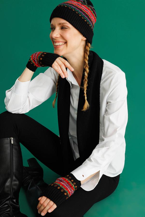 Kadın Kenarları Jakarlı Püsküllü Yün Kaşkol Siyah