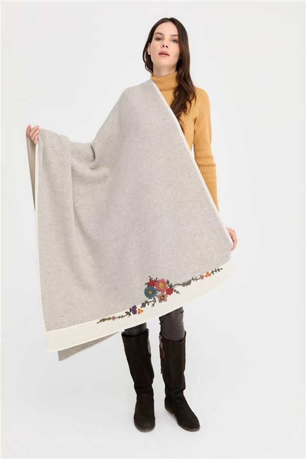 Kadın Kenarları Nakış İşlemeli Büyük Yün Şal Kemik