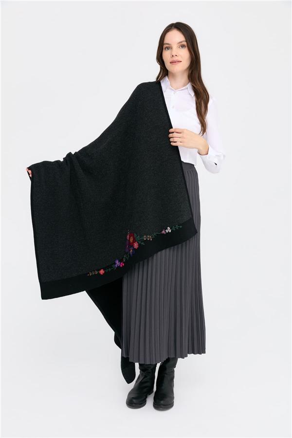 Kadın Kenarları Nakış İşlemeli Büyük Yün Şal Siyah