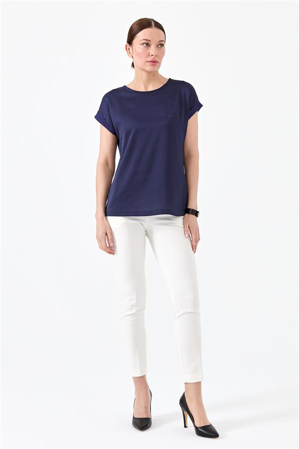 Женская блуза с коротким рукавом и атласным фасадом темно синяя 