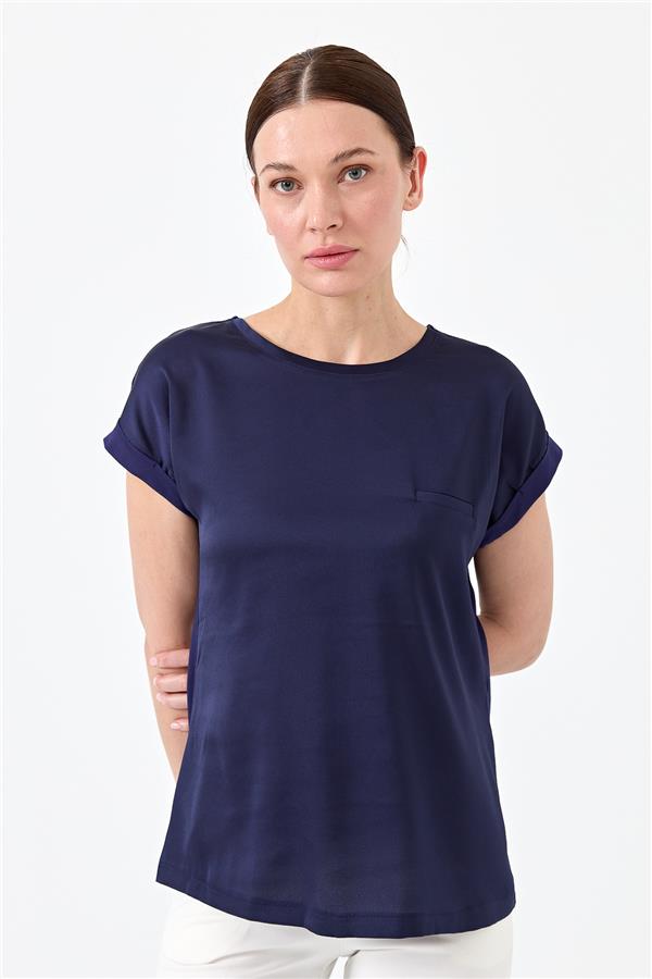 Женская блуза с коротким рукавом и атласным фасадом темно синяя 