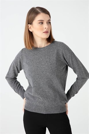 Женский свитер серый