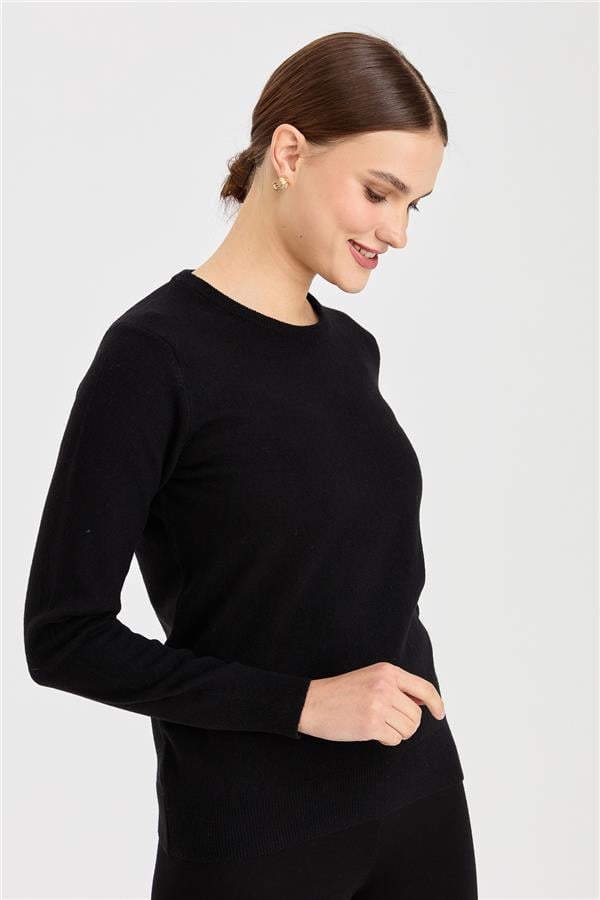 Женский свитер Черный