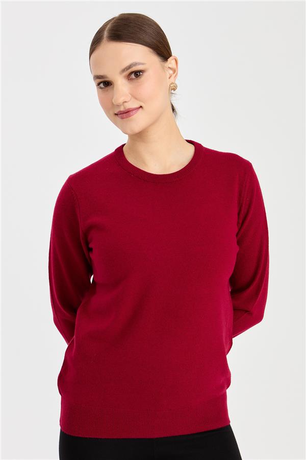 Женский свитер вишня