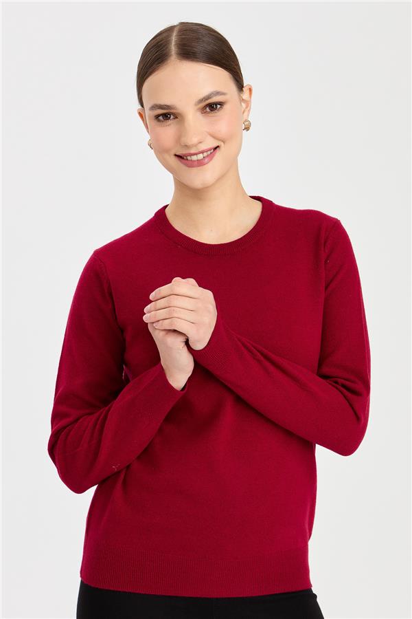 Женский свитер вишня