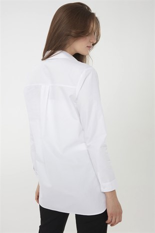 Женская удлиненная рубашка из хлопка белого цвета