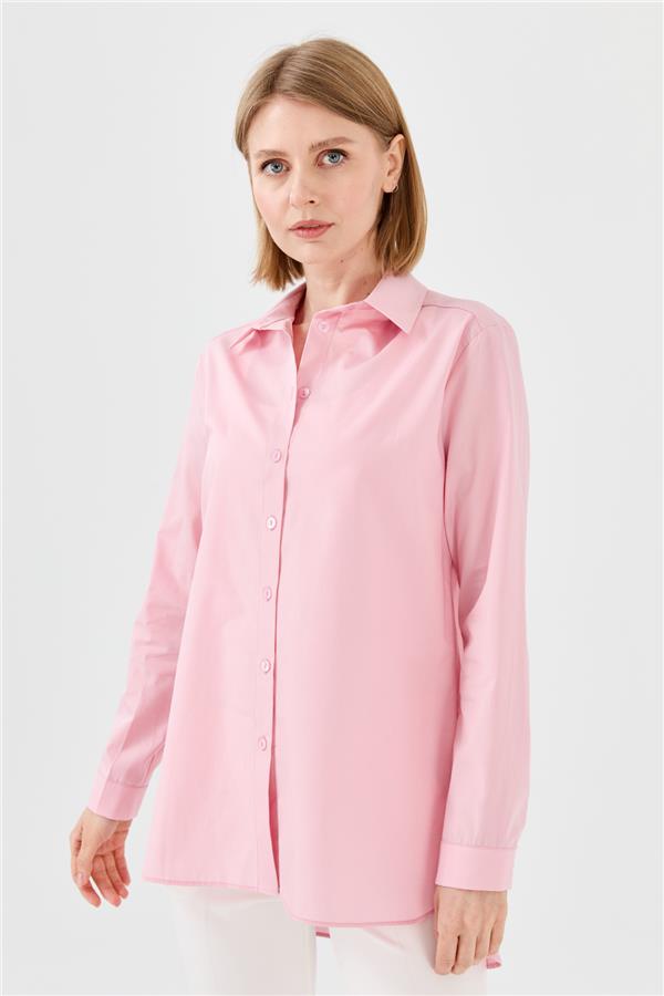 Женская хлопчатобумажная удлиненная рубашка пудровая