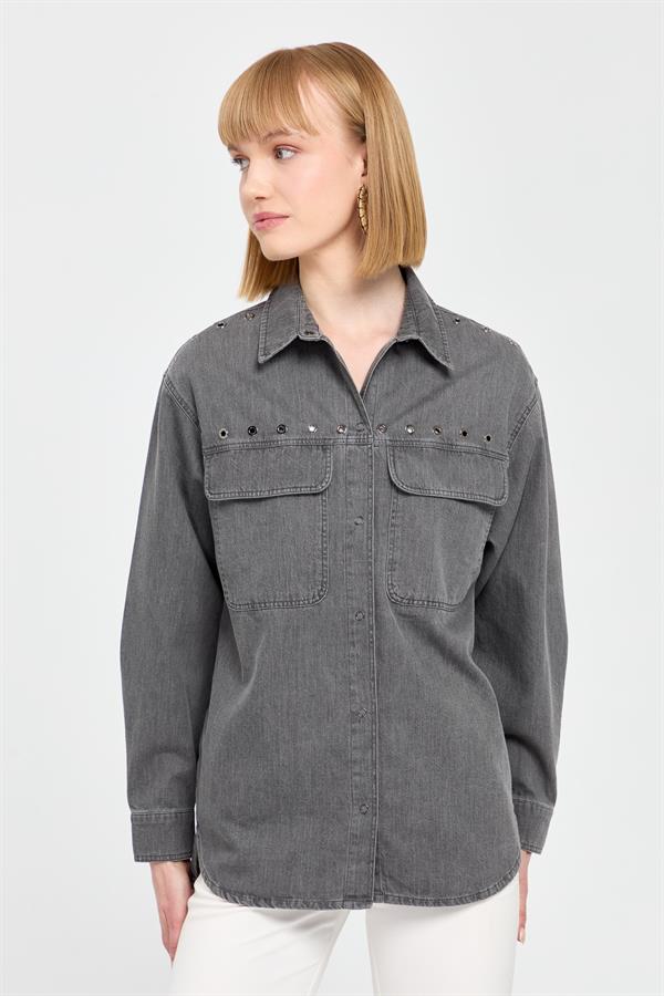 Женская хлопковая рубашка с карманами