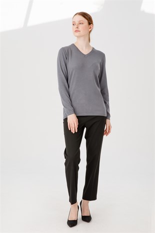 Женская базовая блузка с V-образным вырезом из лайкры серая