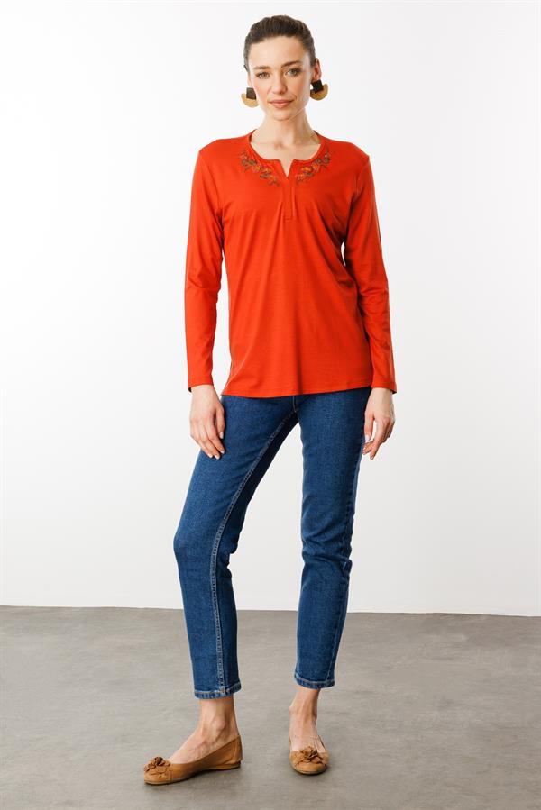 Kadın Nakış İşlemeli Uzun Kollu Penye Bluz Oranj