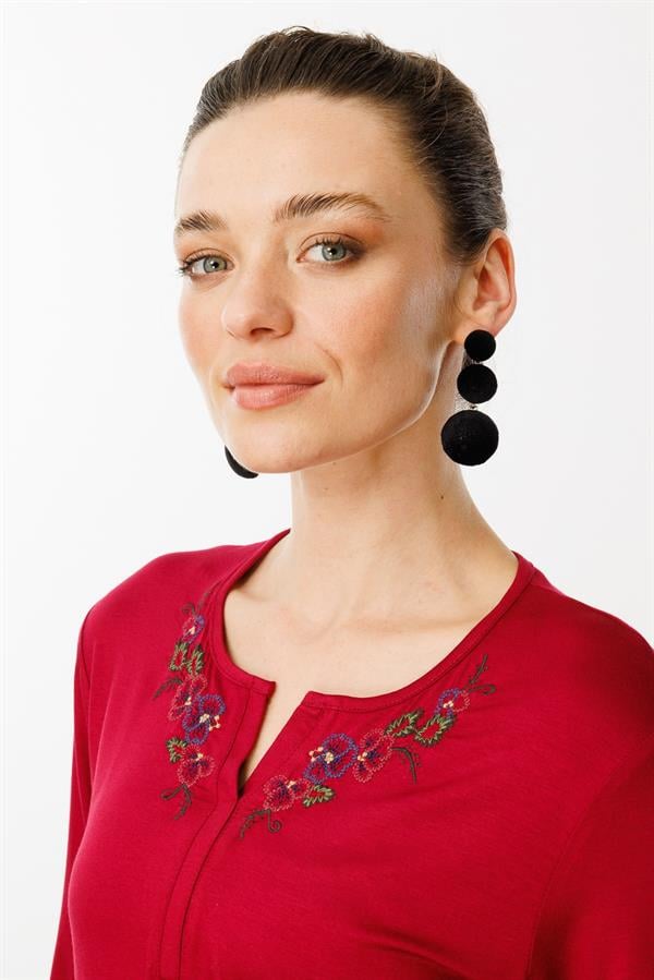 Kadın Nakış İşlemeli Uzun Kollu Penye Bluz Vişne