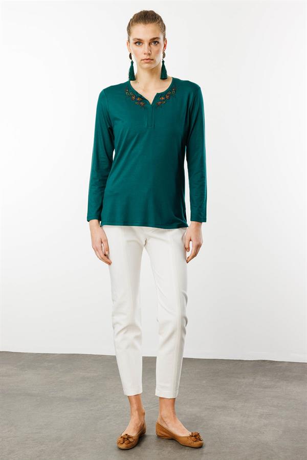 Kadın Nakış İşlemeli Uzun Kollu Penye Bluz Yeşil